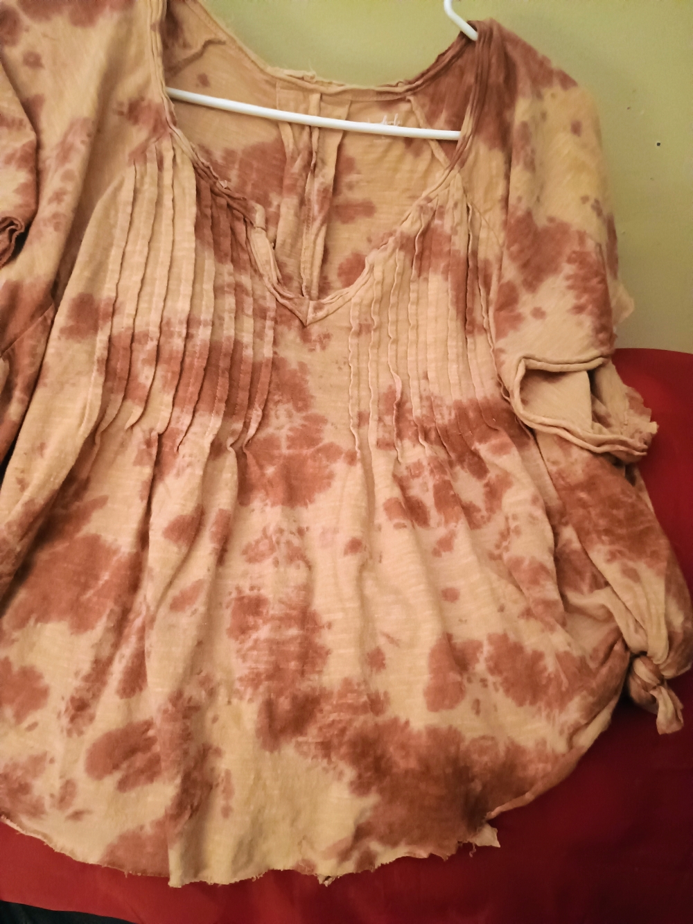 Wonderly Brown and Cream Tie-Dye Pintuck V-Neck Blouse